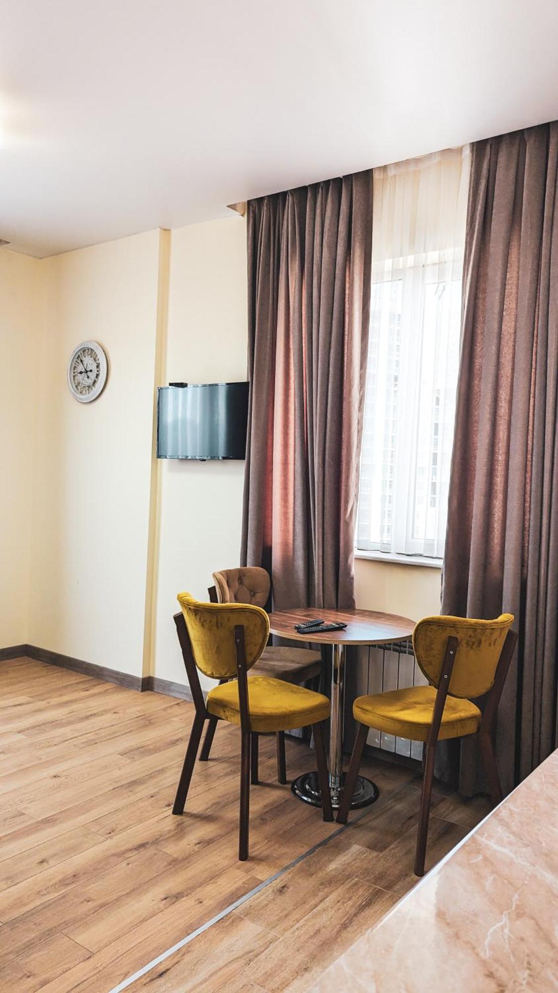 Gg Aparthotel Batumi Exterior foto